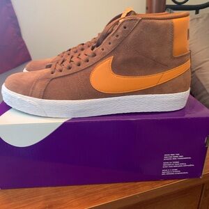 Gently Worn Nike SB Blazer Mid Pecan Light Curry